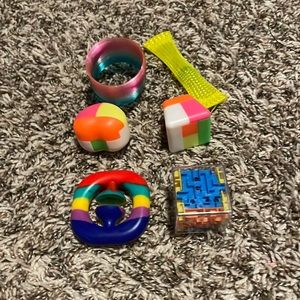 6 Anti-Stress Toys
